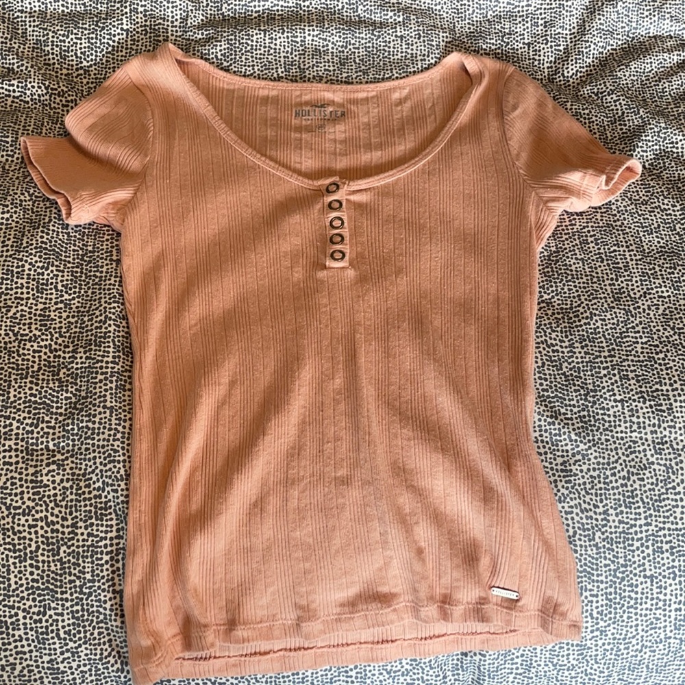 Hollister top